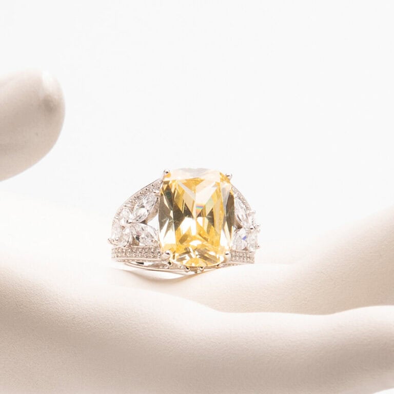 Anello pietra giallo canary zirconi marquise 1